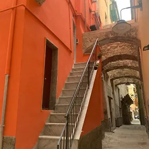 https://casa-cimella-un-nido-nel-cuore-del-porto-antico-cod.hotelitalianriviera.com